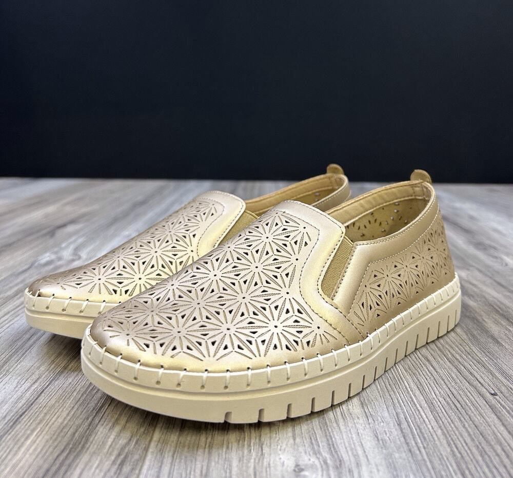 Glolily Elle Starburst Perf Gold Metallic Slip On Loafer Shoes Womens 6.5 NEW
